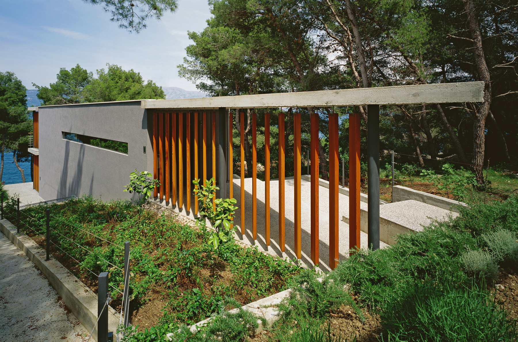Holiday House, Slatine